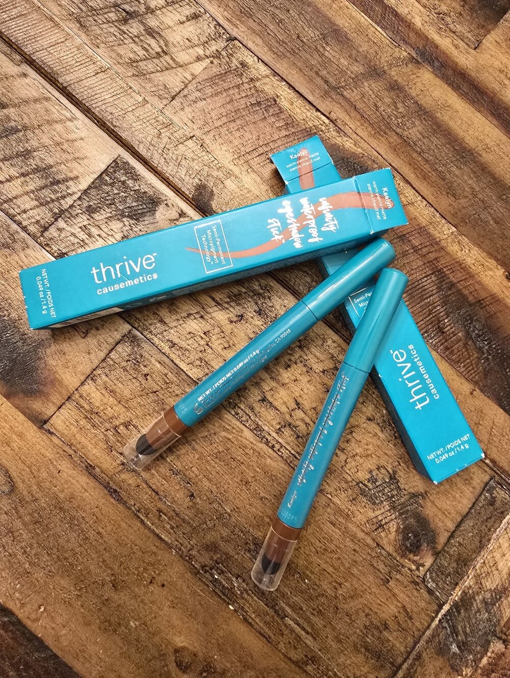 NWT Set Of 2 Thrive Causemetics Infinity Waterproof Eyeshadow Sticks, Kaelyn
